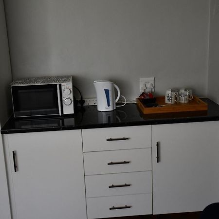 Friendz Guesthouse นิสนา ห้อง รูปภาพ