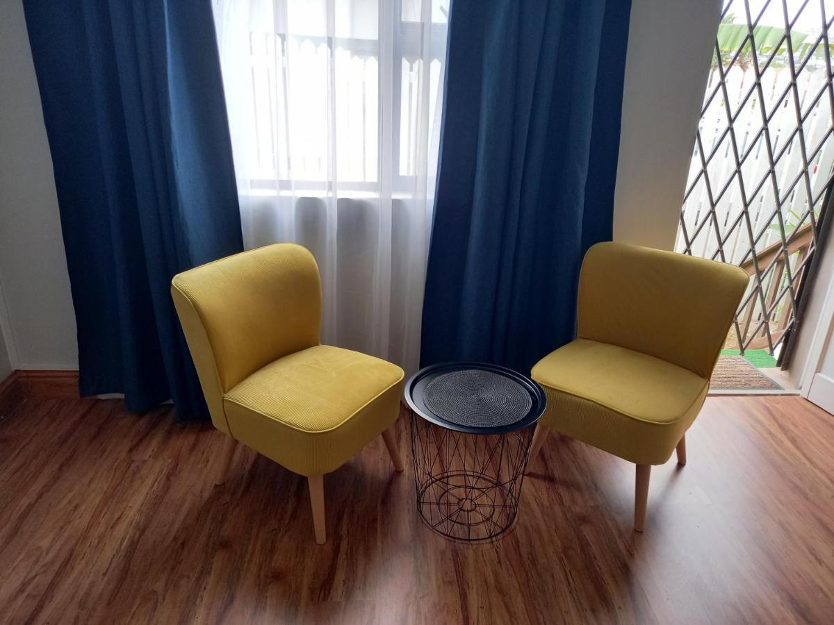 Friendz Guesthouse นิสนา ภายนอก รูปภาพ