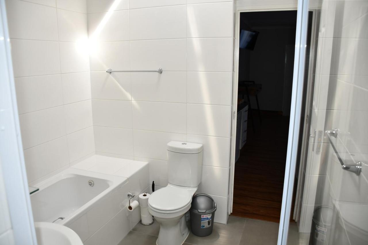 Friendz Guesthouse นิสนา ภายนอก รูปภาพ