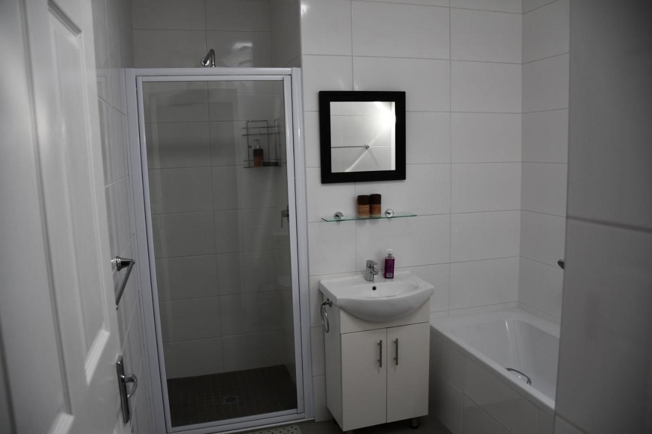 Friendz Guesthouse นิสนา ภายนอก รูปภาพ